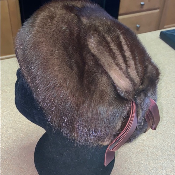 marshall Fields & Compay Accessories - Marshall Fields Vintage Mink Fur Tam Hat